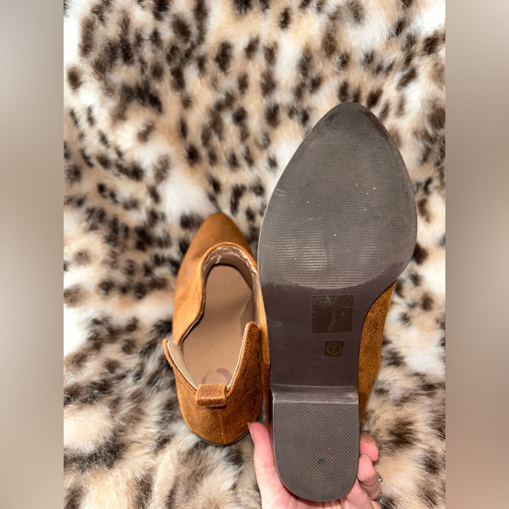 Brown Faux Suede Cowboy Hat with Silver Bling Accents and Size 7 Boots -BUNDLE- - Picture 7 of 15